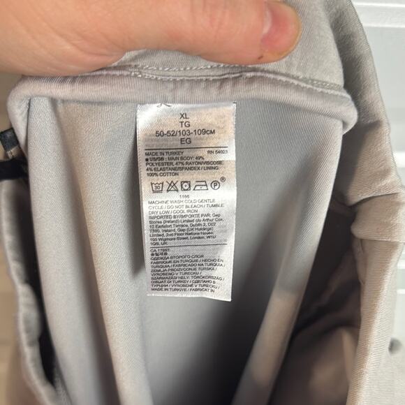 Banana Republic Scuba Knit Commuter Slim Gray Straight Leg Relaxed Pants - Picture 6 of 7